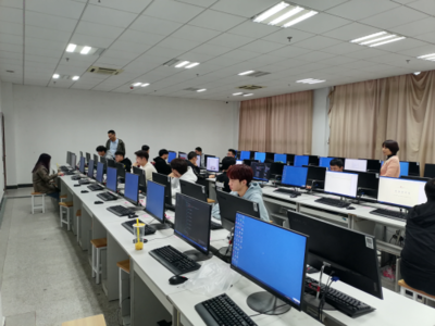 技藝爭鋒，代碼生輝——我校第六屆學生技能競賽之Web前端設計賽項圓滿落幕